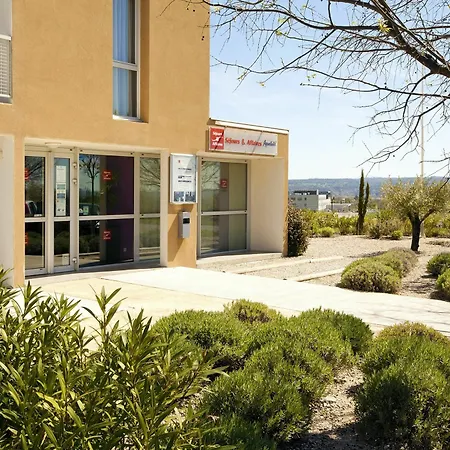 Hotel apartamentowy Sejours & Affaires Manosque